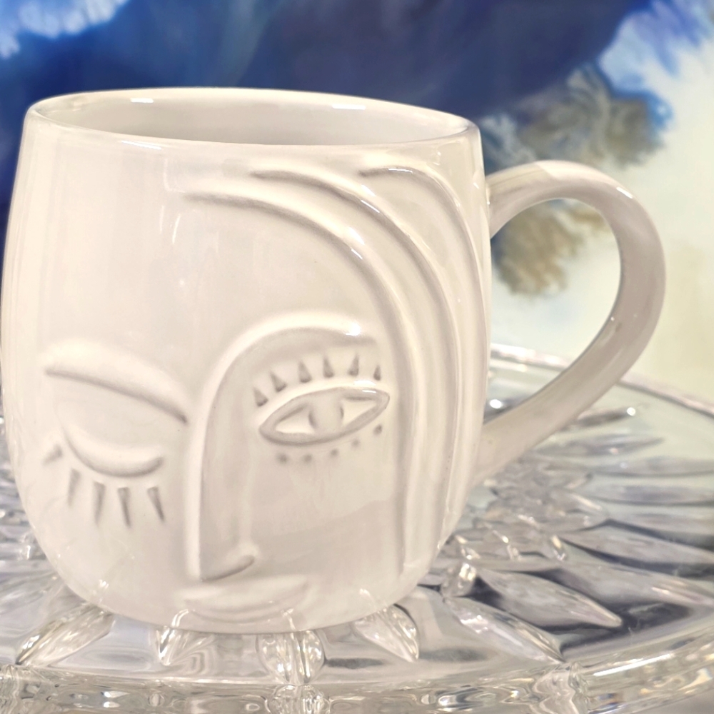 2013 Embossed Winking Siren Mermaid White Bone China Mug Cup Starbucks